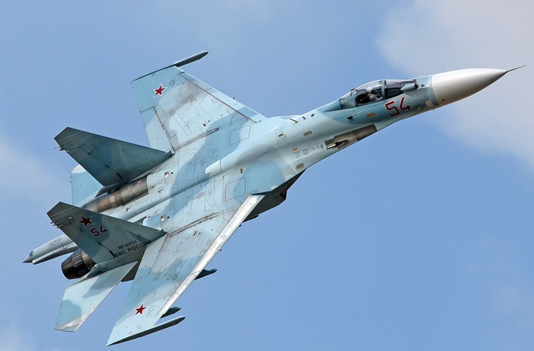 Sukhoi Su-27 (NATO định danh là Flanker – kẻ tấn công sườn) là một loại máy bay tiêm kích phản lực độc đáo do Cục thiết kế Sukhoi, Liên Xô phát triển từ những năm 1970.